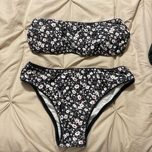 Floral strapless bikini. Size medium